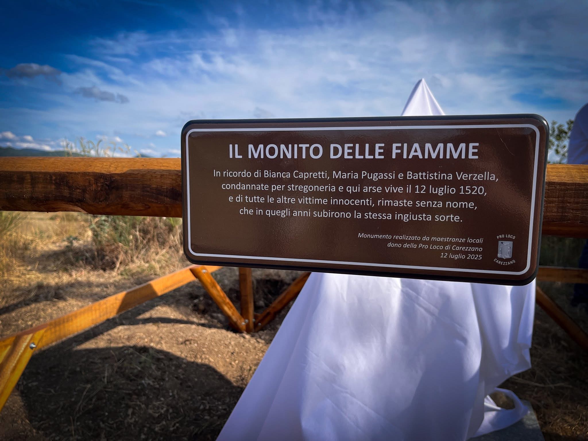 TRE DONNE AL ROGO A CAREZZANO – Inaugurazione di un cippo alla loro memoria